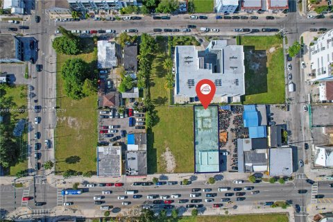 Commercial property in Miami, Florida № 1377240 - photo 2