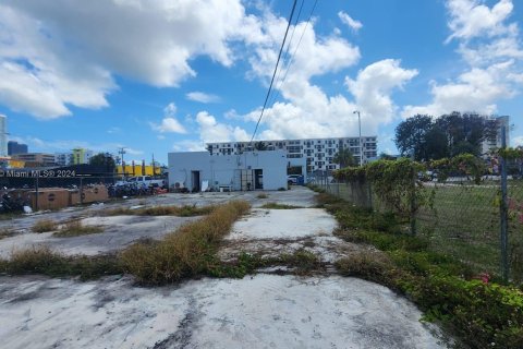 Propiedad comercial en venta en Miami, Florida № 1377240 - foto 12