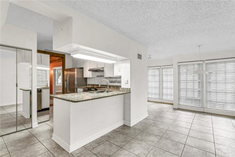 Casa en venta en Tampa, Florida, 3 dormitorios, 210.52 m2 № 1353184 - foto 12