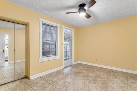 House in Tampa, Florida 3 bedrooms, 210.52 sq.m. № 1353184 - photo 27