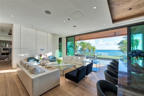Villa ou maison à vendre à Golden Beach, Floride: 9 chambres, 1103.68 m2 № 779026 - photo 13
