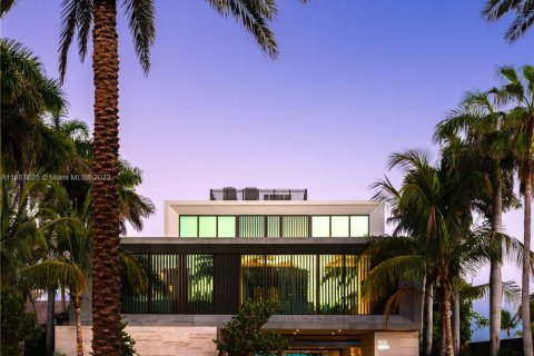 Villa ou maison à vendre à Golden Beach, Floride: 9 chambres, 1103.68 m2 № 779026 - photo 8