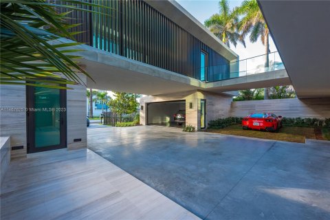 Villa ou maison à vendre à Golden Beach, Floride: 9 chambres, 1103.68 m2 № 779026 - photo 11