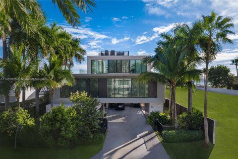 Villa ou maison à vendre à Golden Beach, Floride: 9 chambres, 1103.68 m2 № 779026 - photo 10