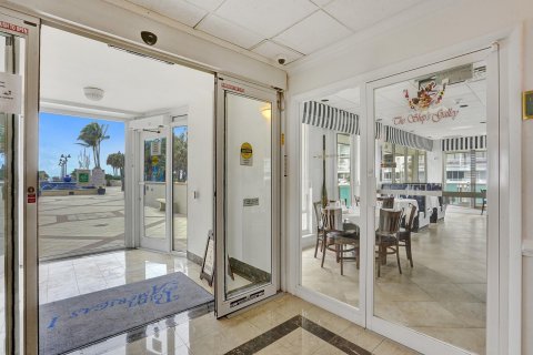 Condo in Fort Lauderdale, Florida, 2 bedrooms  № 963966 - photo 11