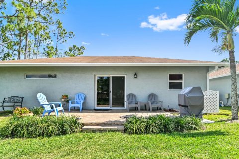 House in West Palm Beach, Florida 6 bedrooms, 270.16 sq.m. № 1155738 - photo 12