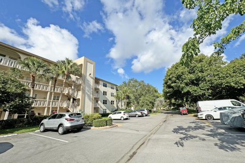 Condominio en venta en Coconut Creek, Florida, 2 dormitorios, 107.4 m2 № 1185475 - foto 20