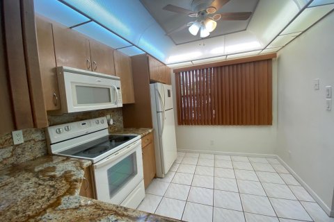 Condominio en venta en Coconut Creek, Florida, 2 dormitorios, 107.4 m2 № 1185475 - foto 15