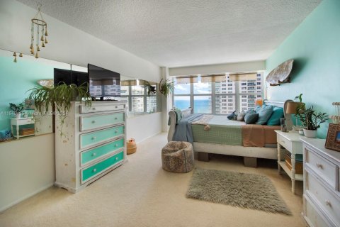 Condo in Fort Lauderdale, Florida, 2 bedrooms  № 1345423 - photo 10