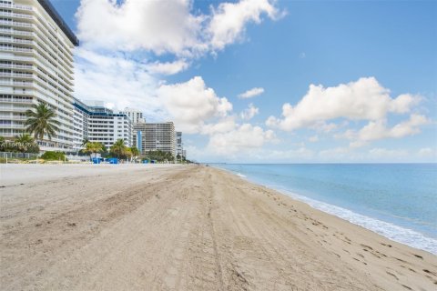 Condo in Fort Lauderdale, Florida, 2 bedrooms  № 1345423 - photo 21