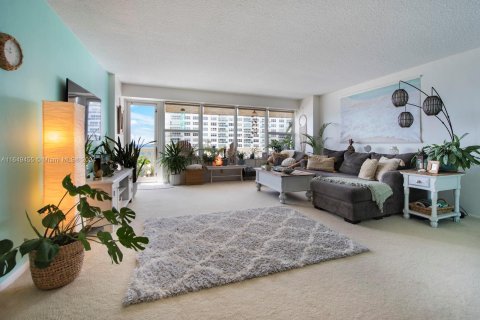 Condo in Fort Lauderdale, Florida, 2 bedrooms  № 1345423 - photo 5