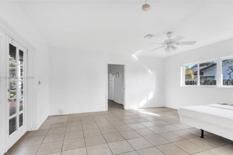 Casa en venta en Palmetto Bay, Florida, 6 dormitorios, 269.23 m2 № 961332 - foto 20