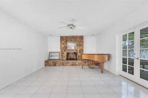 Casa en venta en Palmetto Bay, Florida, 6 dormitorios, 269.23 m2 № 961332 - foto 14