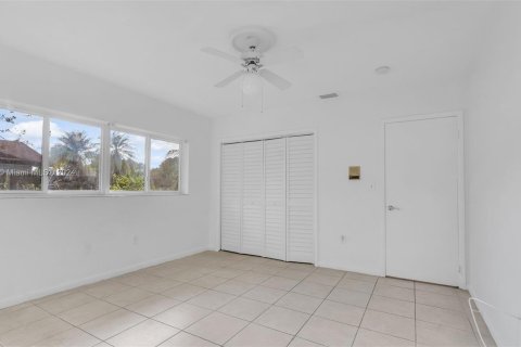 Casa en venta en Palmetto Bay, Florida, 6 dormitorios, 269.23 m2 № 961332 - foto 21