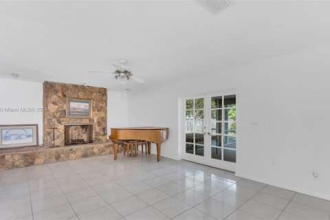Casa en venta en Palmetto Bay, Florida, 6 dormitorios, 269.23 m2 № 961332 - foto 10