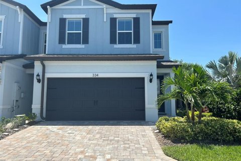 Townhouse in Saint Petersburg, Florida 3 bedrooms, 176.05 sq.m. № 1341112 - photo 1