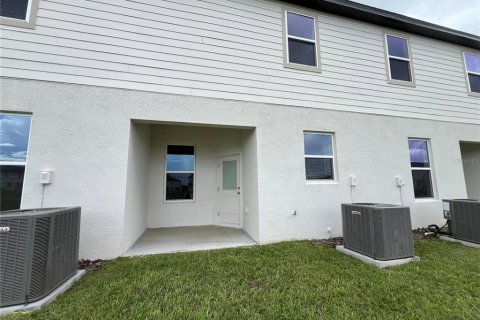 Townhouse in Dundee, Florida 3 bedrooms, 160.81 sq.m. № 1341169 - photo 5