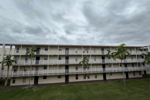 Condo in Lauderhill, Florida, 2 bedrooms  № 1133162 - photo 11