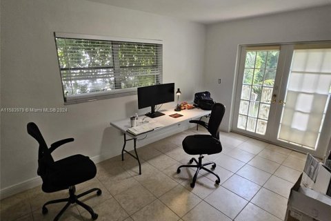 Propiedad comercial en venta en Coral Gables, Florida № 1168239 - foto 19