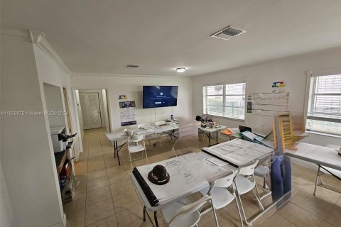 Propiedad comercial en venta en Coral Gables, Florida № 1168239 - foto 23