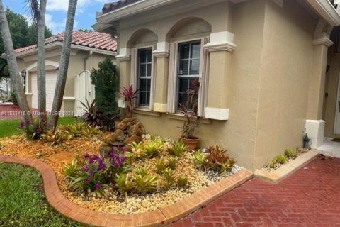 Villa ou maison à vendre à Miramar, Floride: 3 chambres, 143.26 m2 № 1168333 - photo 3