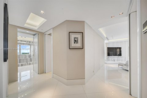 Condo in Key Biscayne, Florida, 4 bedrooms  № 1327821 - photo 27