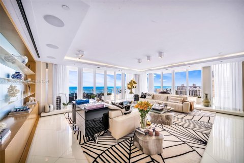 Condo in Key Biscayne, Florida, 4 bedrooms  № 1327821 - photo 2