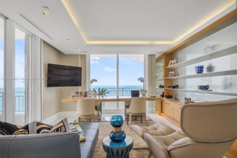 Condo in Key Biscayne, Florida, 4 bedrooms  № 1327821 - photo 19