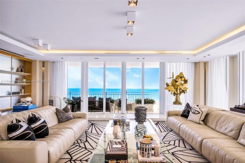 Condo in Key Biscayne, Florida, 4 bedrooms  № 1327821 - photo 1