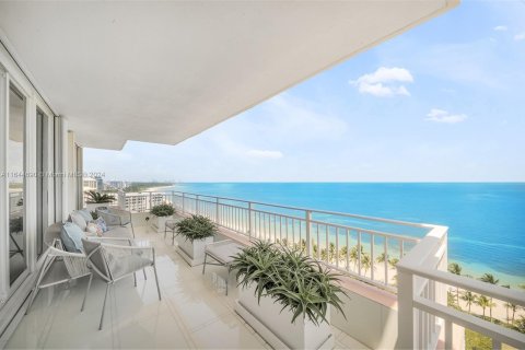 Condo in Key Biscayne, Florida, 4 bedrooms  № 1327821 - photo 25