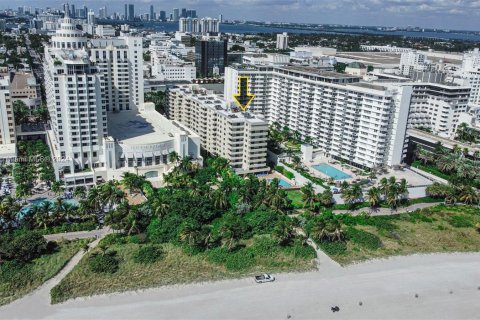 Condo in Miami Beach, Florida, 2 bedrooms  № 1421840 - photo 2