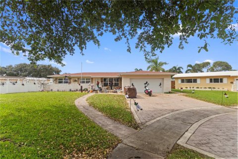 Villa ou maison à vendre à Pembroke Pines, Floride: 4 chambres, 166.85 m2 № 1421747 - photo 2