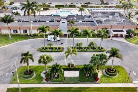 Villa ou maison à vendre à West Palm Beach, Floride: 2 chambres, 84.54 m2 № 994156 - photo 13