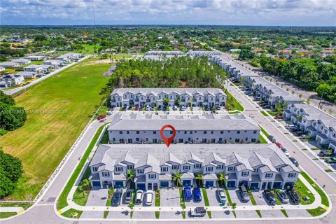 Townhouse in Homestead, Florida 3 bedrooms, 133.97 sq.m. № 1235030 - photo 27