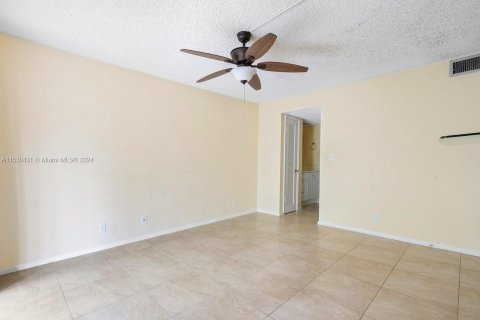 Condominio en venta en Pompano Beach, Florida, 1 dormitorio, 75.25 m2 № 1000008 - foto 13