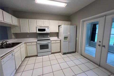 Townhouse in Brandon, Florida 2 bedrooms, 103.12 sq.m. № 1308399 - photo 6