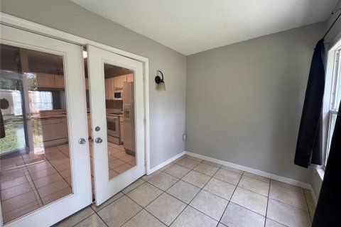 Townhouse in Brandon, Florida 2 bedrooms, 103.12 sq.m. № 1308399 - photo 12