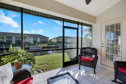 Villa ou maison à vendre à Punta Gorda, Floride: 2 chambres, 109.9 m2 № 875646 - photo 24
