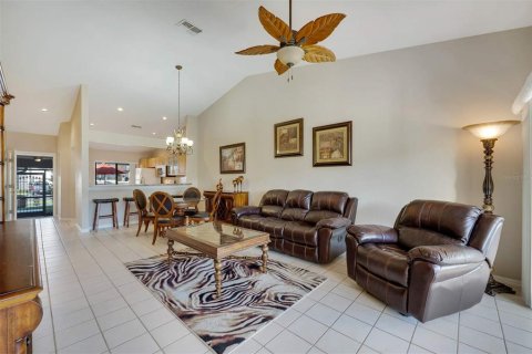Villa ou maison à vendre à Punta Gorda, Floride: 2 chambres, 109.9 m2 № 875646 - photo 15