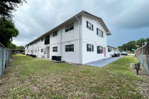 Купить коммерческую недвижимость в Сент-Луси, Флорида № 1140857 - фото 4