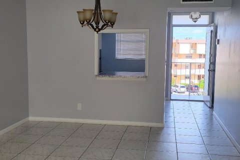 Copropriété à vendre à Lauderdale Lakes, Floride: 1 chambre, 71.35 m2 № 954327 - photo 15