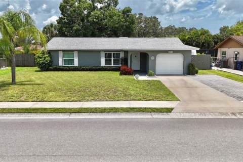 House in Sarasota, Florida 3 bedrooms, 154.31 sq.m. № 1349358 - photo 1