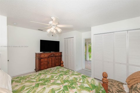 House in Davie, Florida 4 bedrooms, 272.76 sq.m. № 1421740 - photo 22