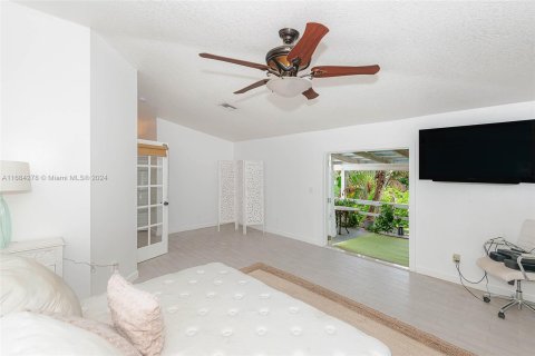 House in Davie, Florida 4 bedrooms, 272.76 sq.m. № 1421740 - photo 16