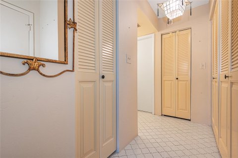 Condominio en venta en Pembroke Pines, Florida, 2 dormitorios, 120.31 m2 № 888207 - foto 11