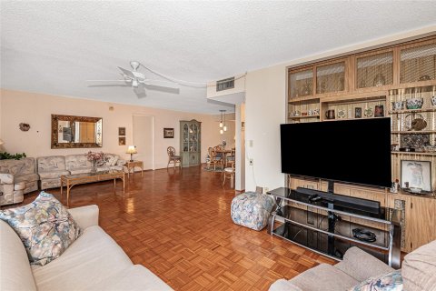 Condominio en venta en Pembroke Pines, Florida, 2 dormitorios, 120.31 m2 № 888207 - foto 18