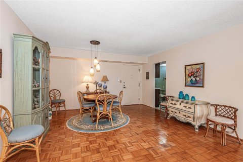 Condominio en venta en Pembroke Pines, Florida, 2 dormitorios, 120.31 m2 № 888207 - foto 14