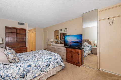 Condo in Pembroke Pines, Florida, 2 bedrooms  № 888207 - photo 4