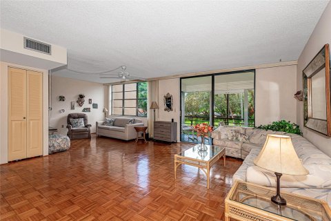Condominio en venta en Pembroke Pines, Florida, 2 dormitorios, 120.31 m2 № 888207 - foto 23