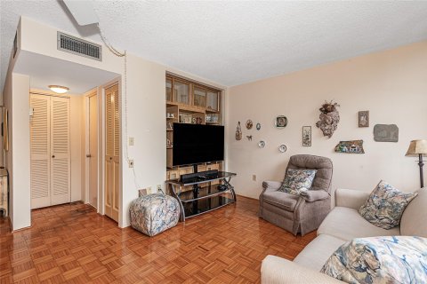 Condominio en venta en Pembroke Pines, Florida, 2 dormitorios, 120.31 m2 № 888207 - foto 19